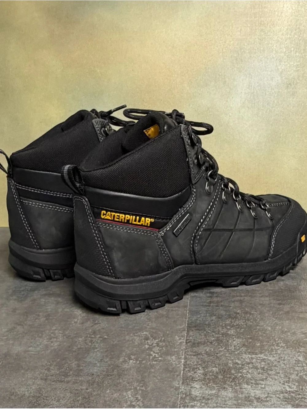 Caterpillar P74129 Men's Wide Threshold Waterproof Soft Toe Work Boots Size 10.5